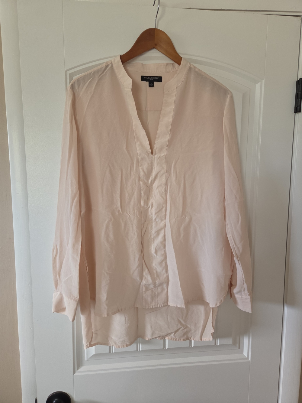 Banana Republic Pale Pink V-Neck Long-Sleeve Blouse
